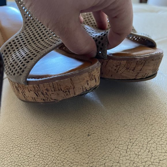 Franco Sarto Suede Patterned Cutout Sz 7 - Picture 4 of 4